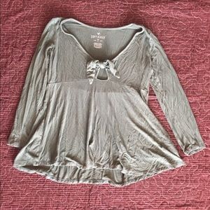 Super cute and soft hunter green shirt